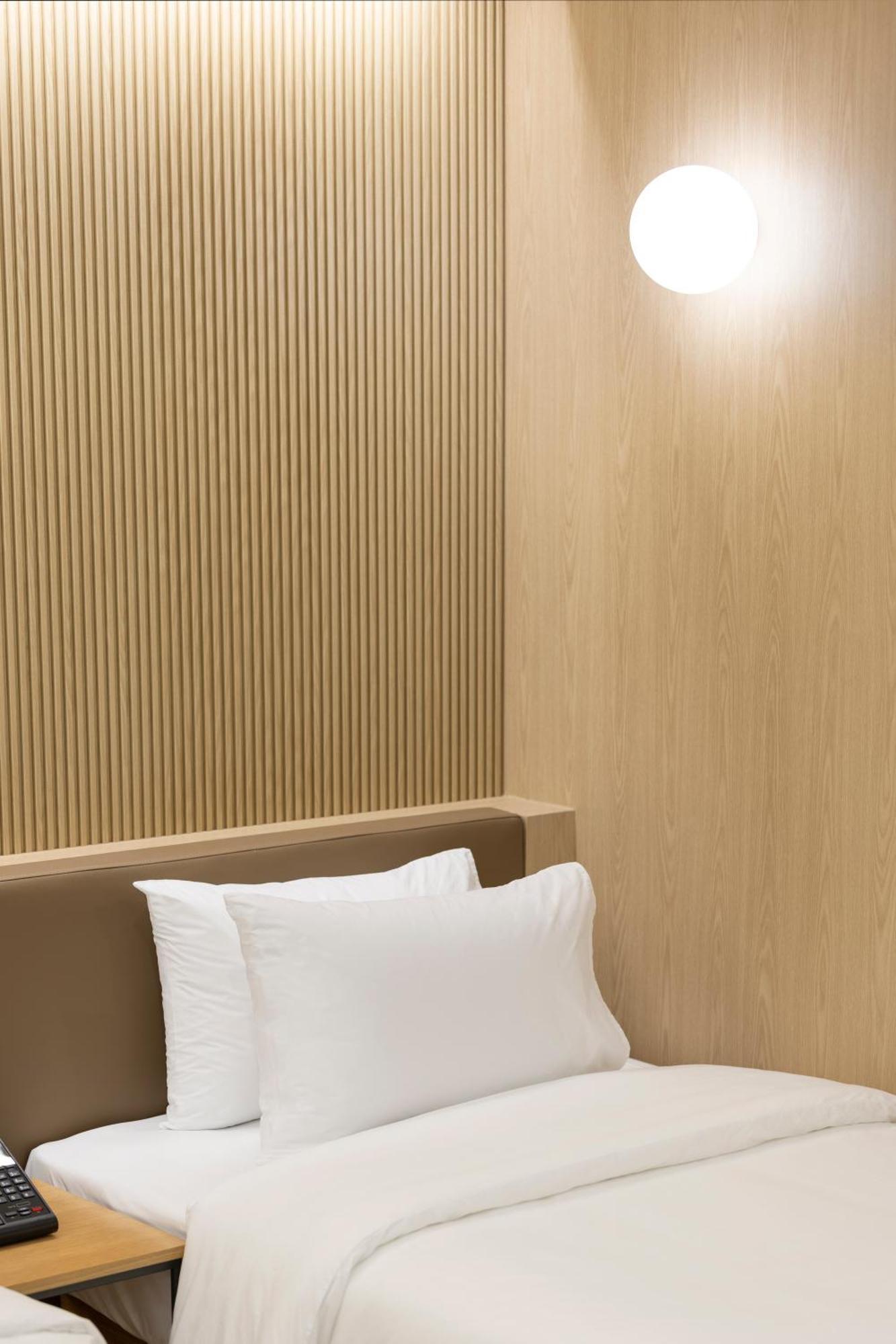 Busan H-Avenue Hotel Seomyeon Station Екстер'єр фото