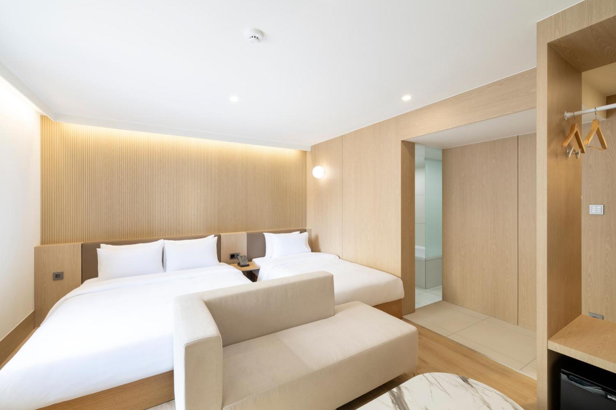 Busan H-Avenue Hotel Seomyeon Station Екстер'єр фото