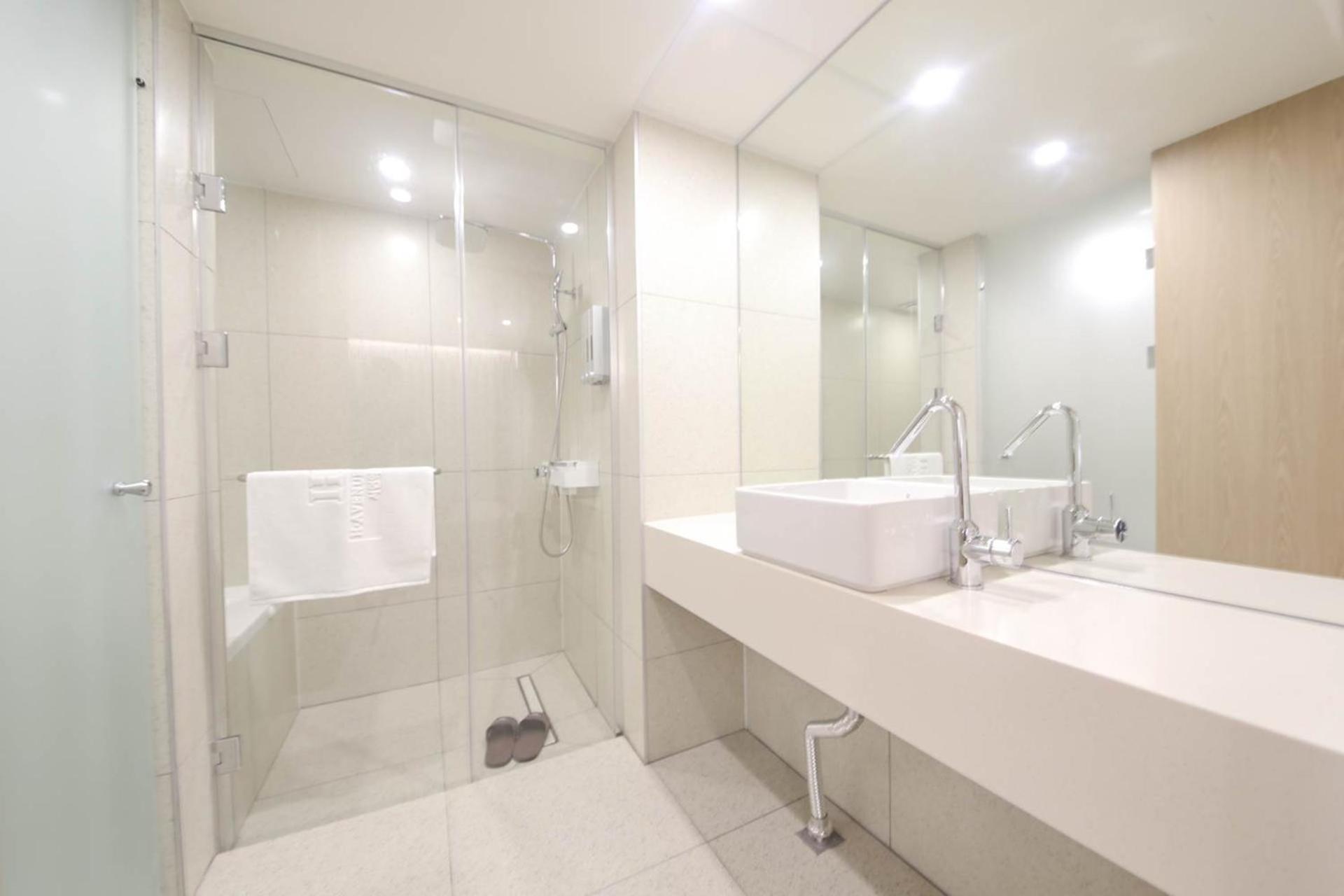 Busan H-Avenue Hotel Seomyeon Station Екстер'єр фото